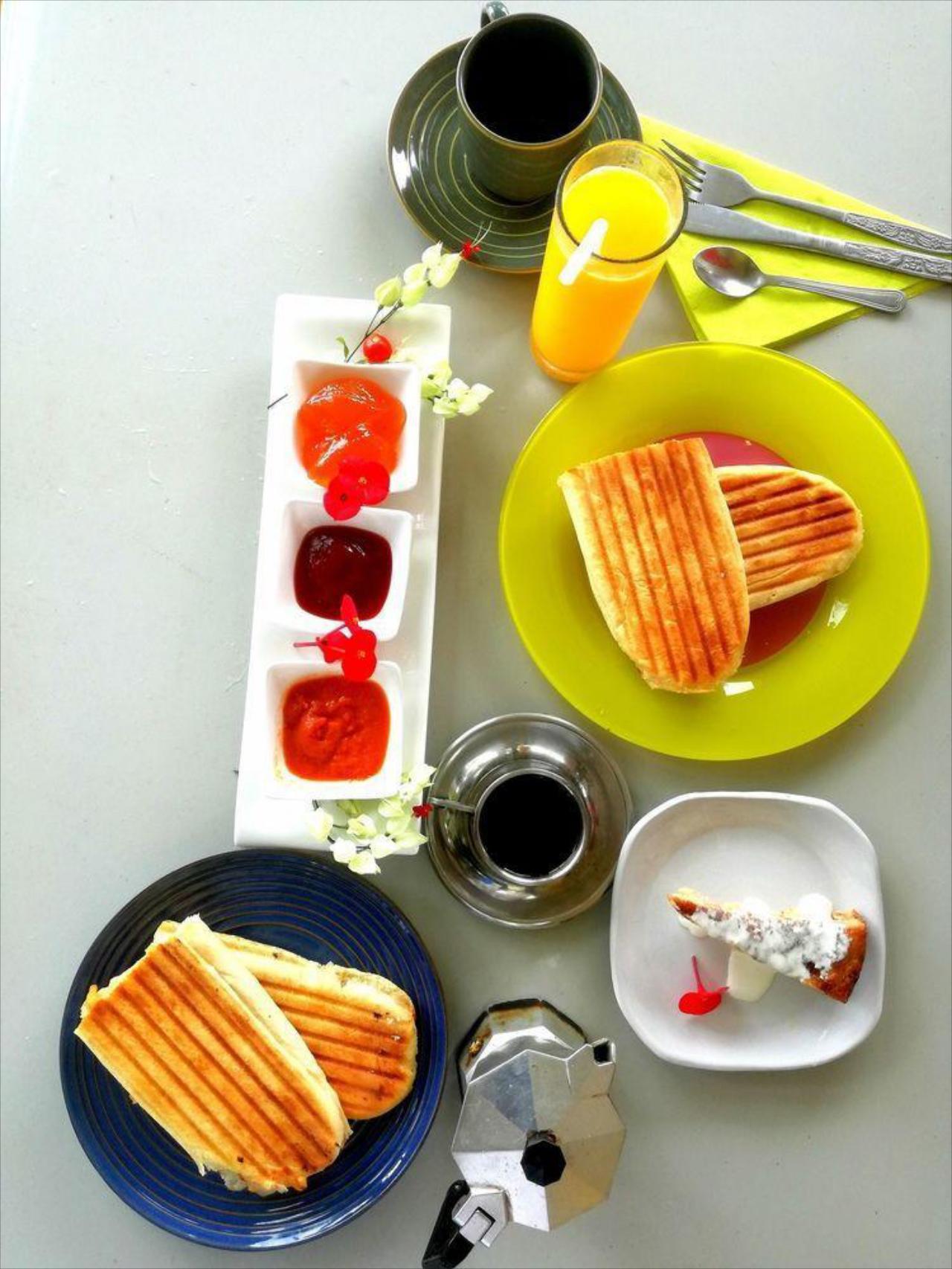 Bahama Breeze Beach Apartment B&B