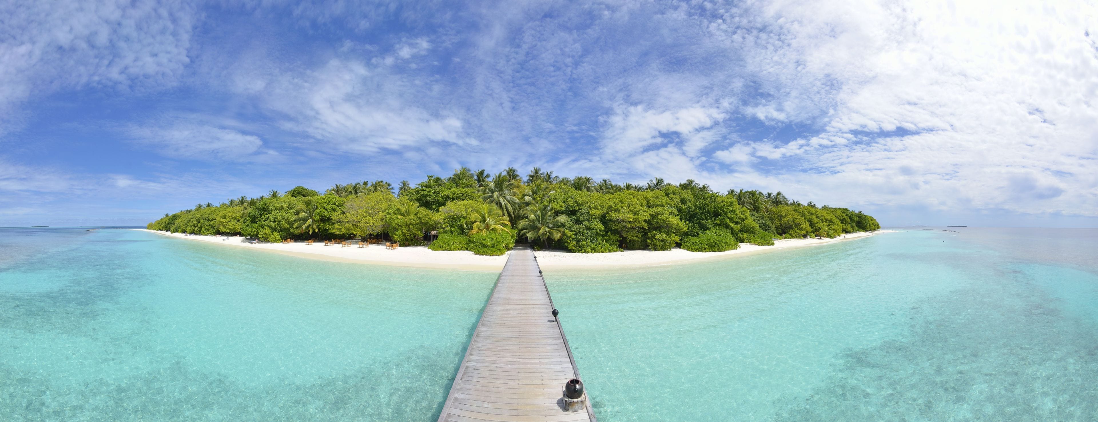 Royal Island Resort & Spa