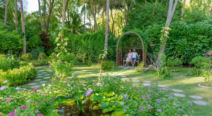 Royal Island Resort & Spa
