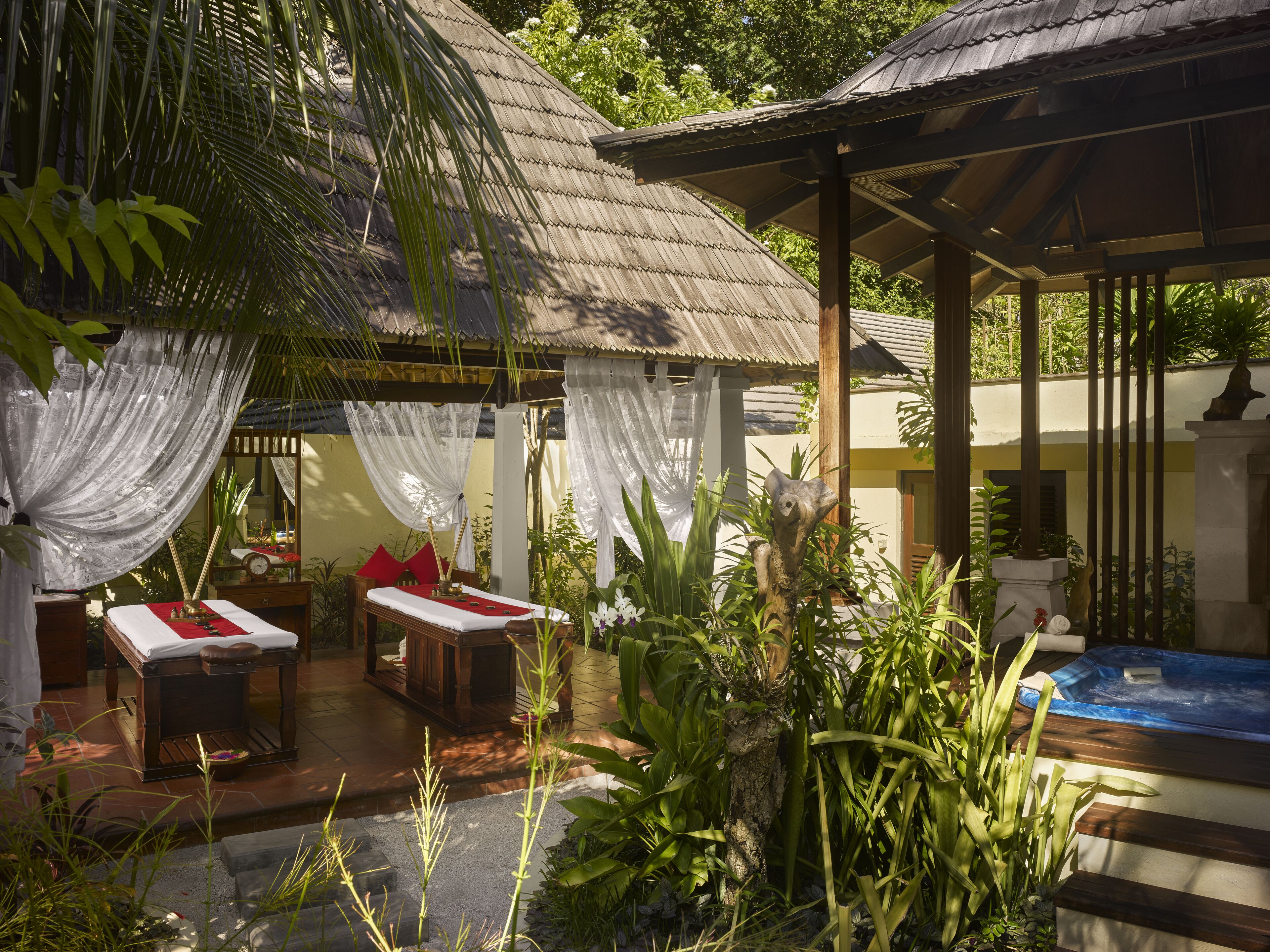 Royal Island Resort & Spa