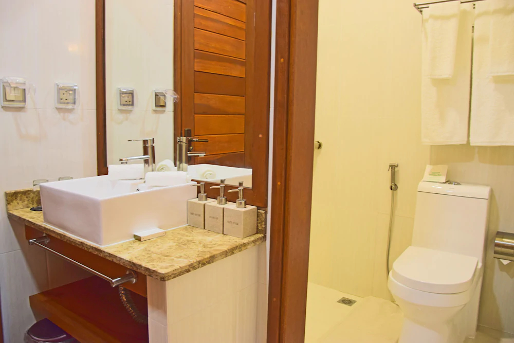 Araamu Holidays & Spa