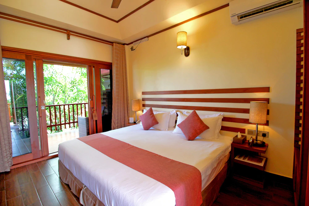 Araamu Holidays & Spa