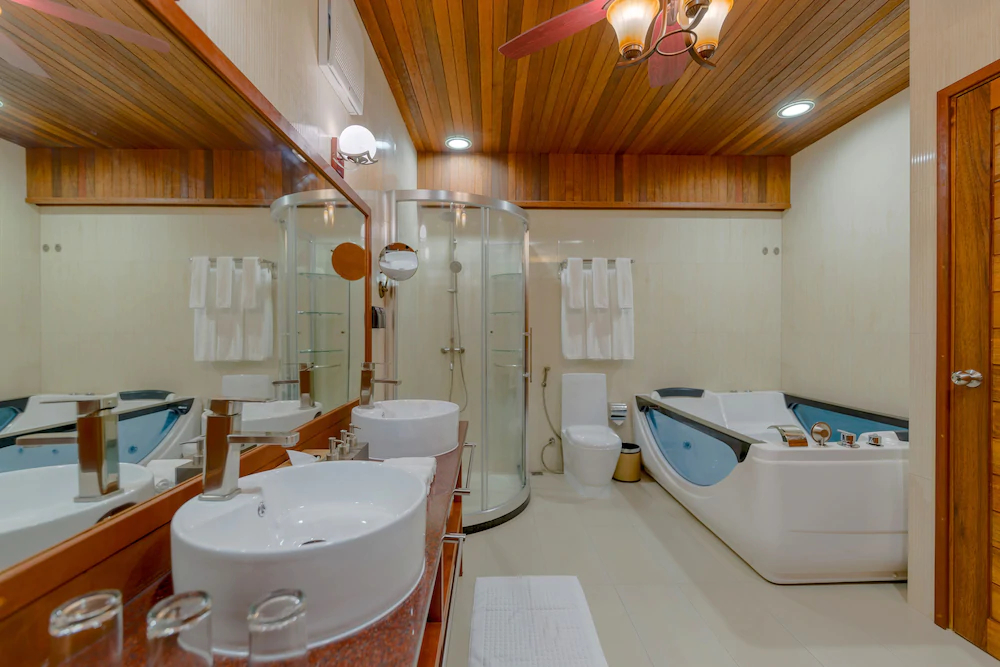 Araamu Holidays & Spa