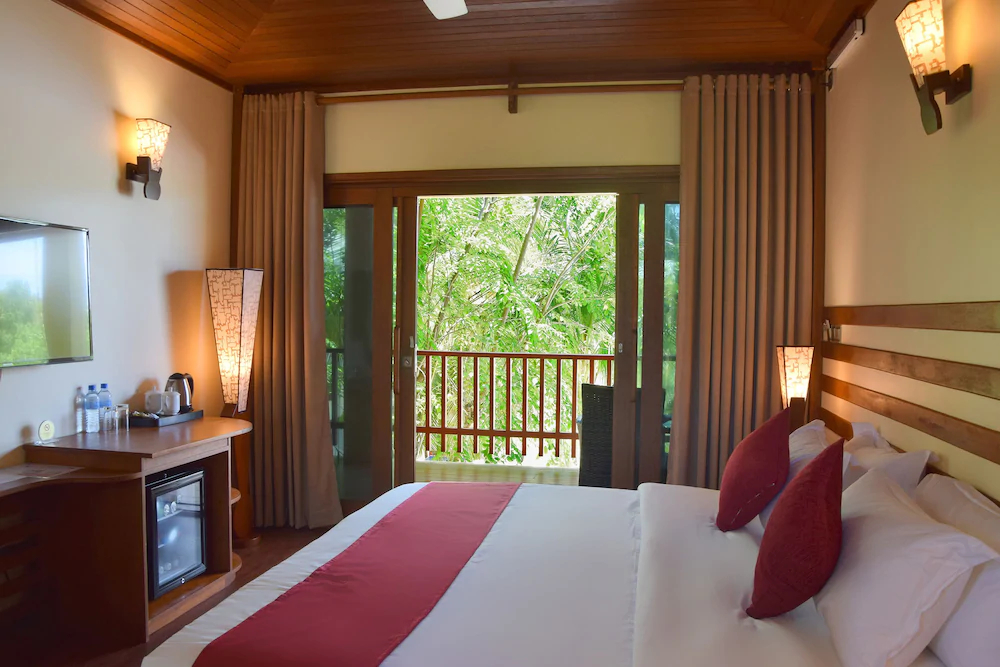 Araamu Holidays & Spa