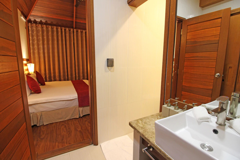 Araamu Holidays & Spa