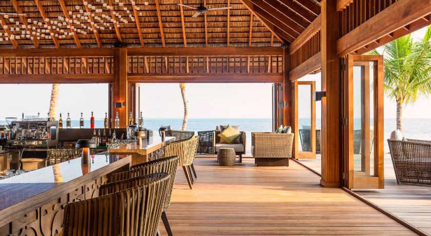 Hurawalhi Island Resort