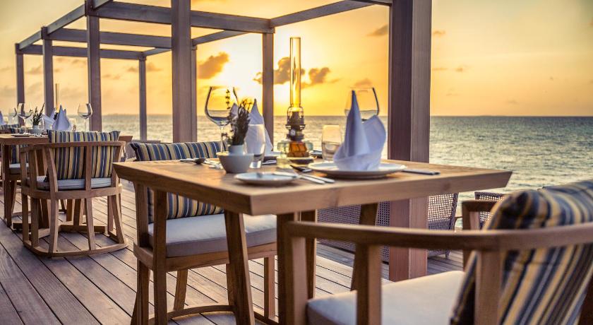 Hurawalhi Island Resort
