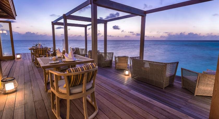Hurawalhi Island Resort