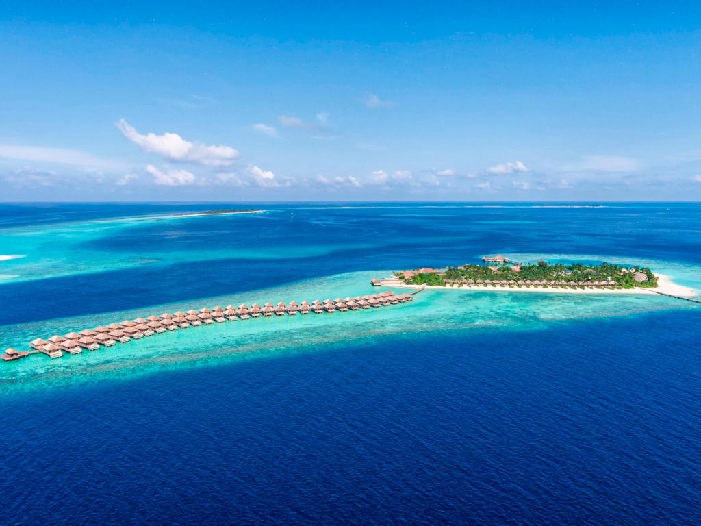 Hurawalhi Island Resort