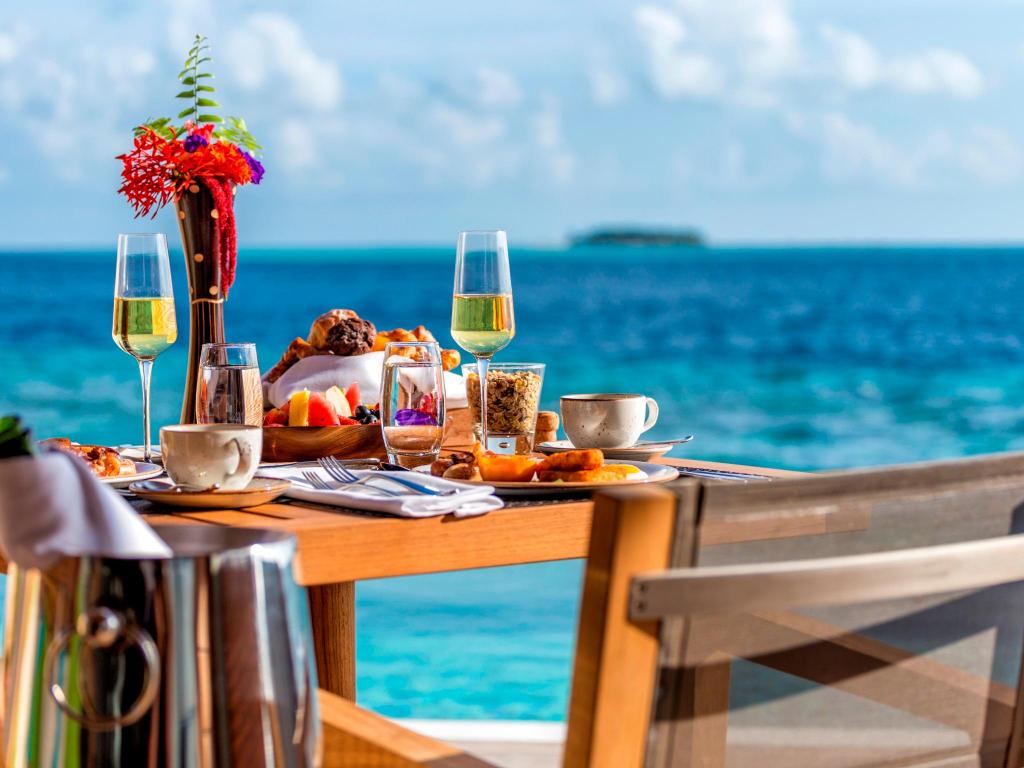 Hurawalhi Island Resort