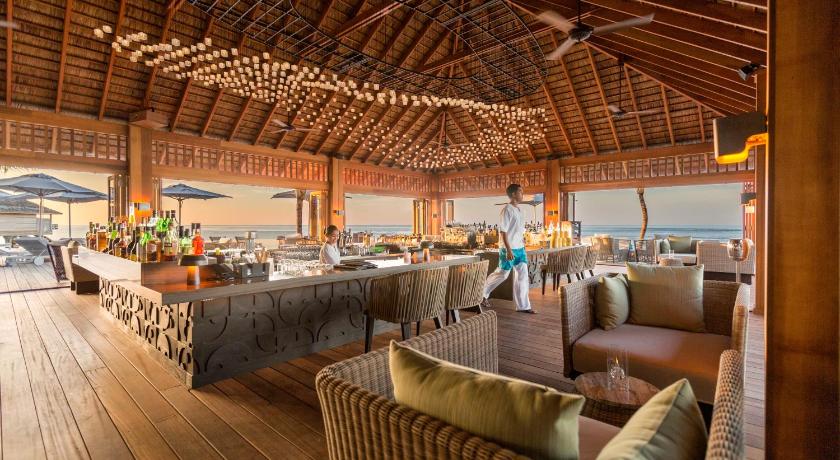 Hurawalhi Island Resort