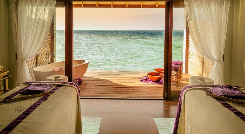 Hurawalhi Island Resort