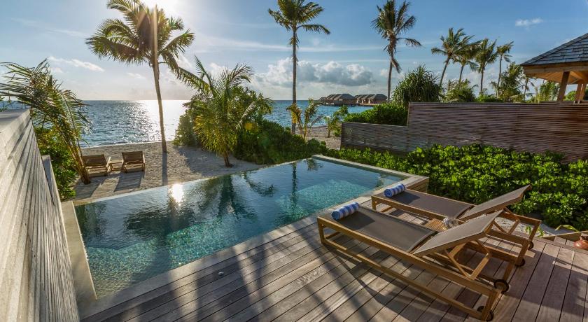Hurawalhi Island Resort