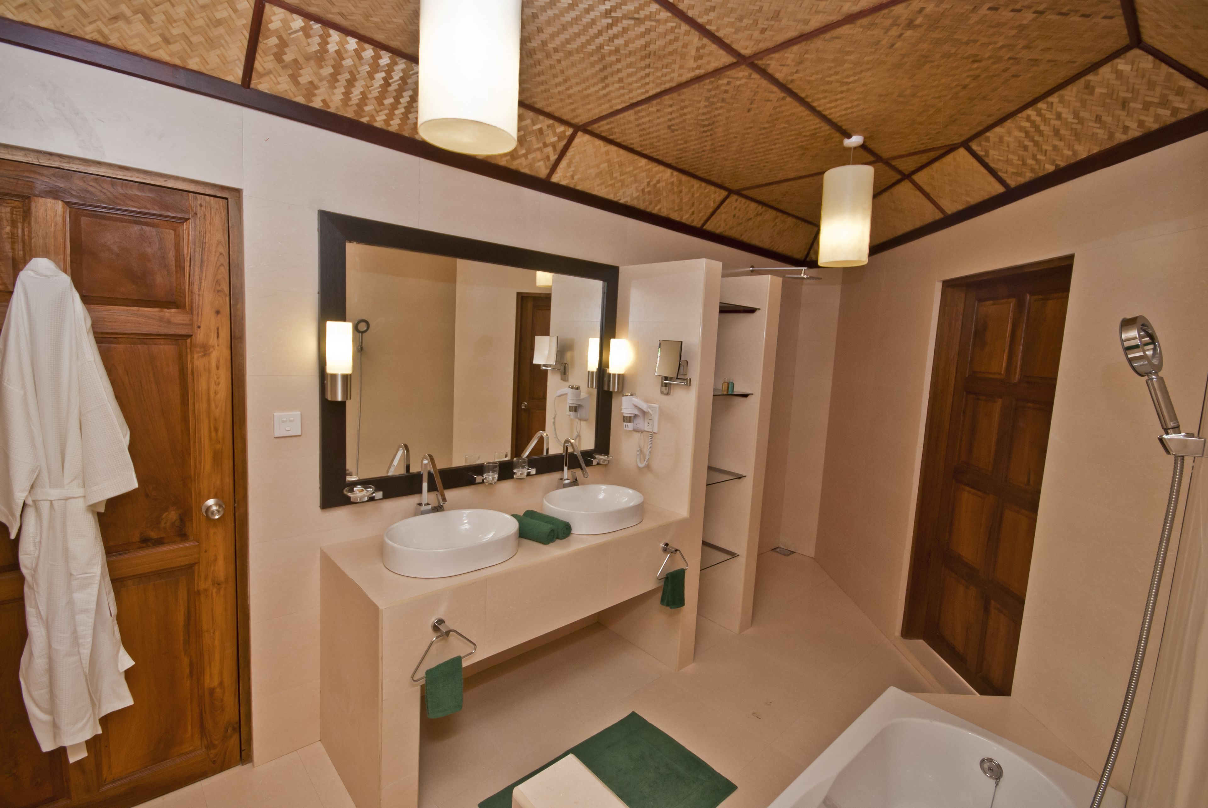Safari Island Resort & Spa