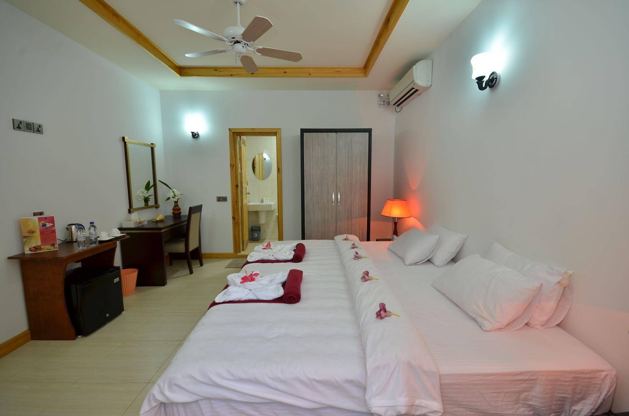 Athiri Inn