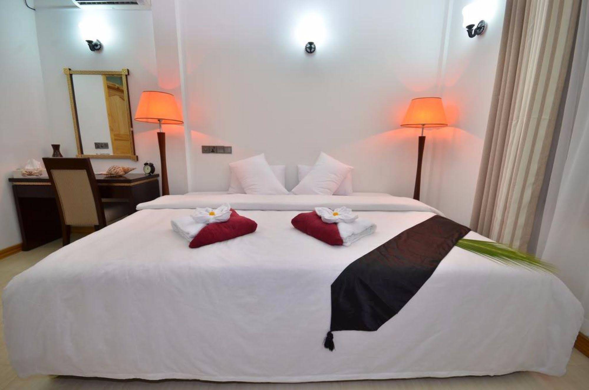 Athiri Inn