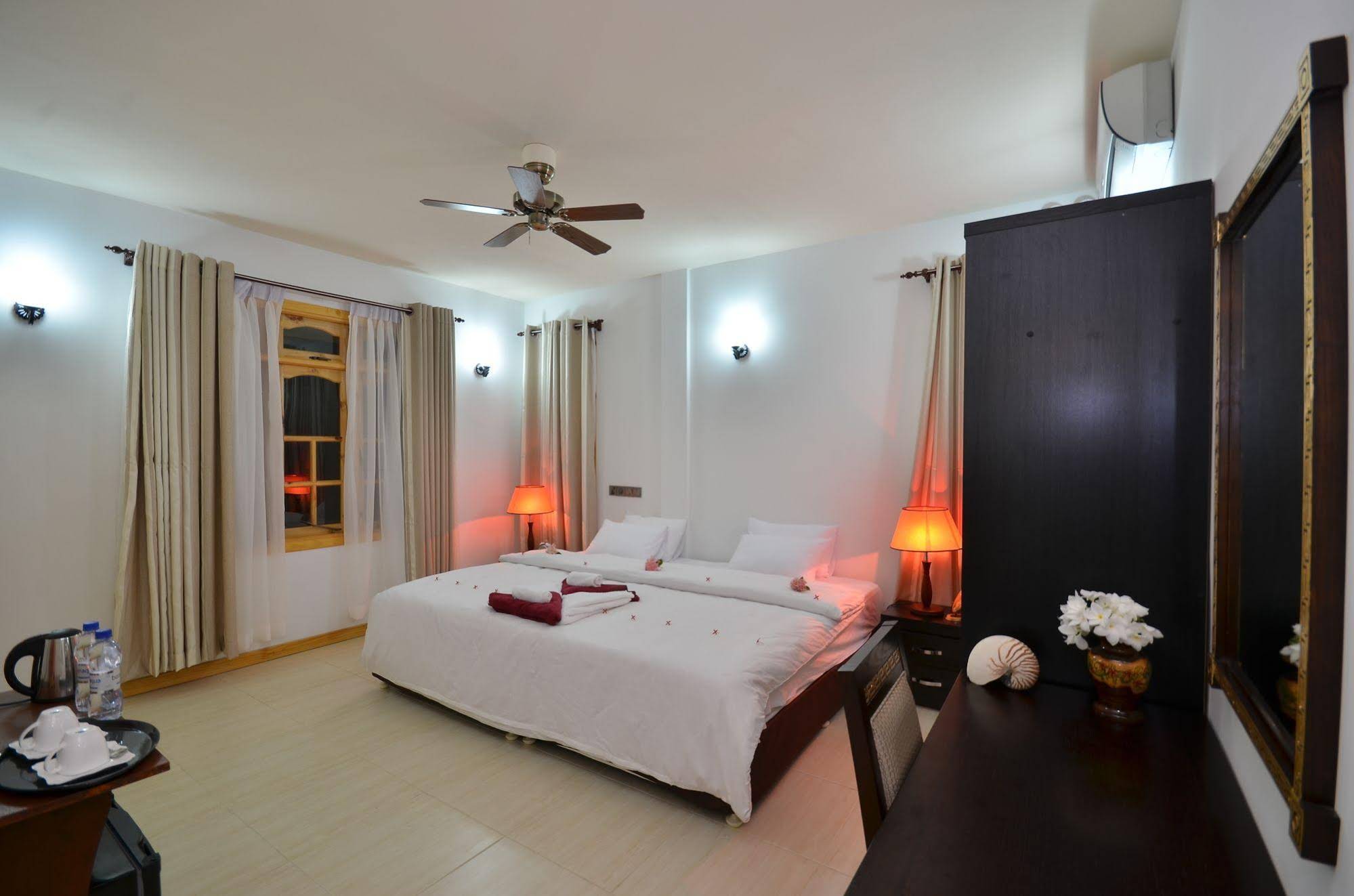 Athiri Inn