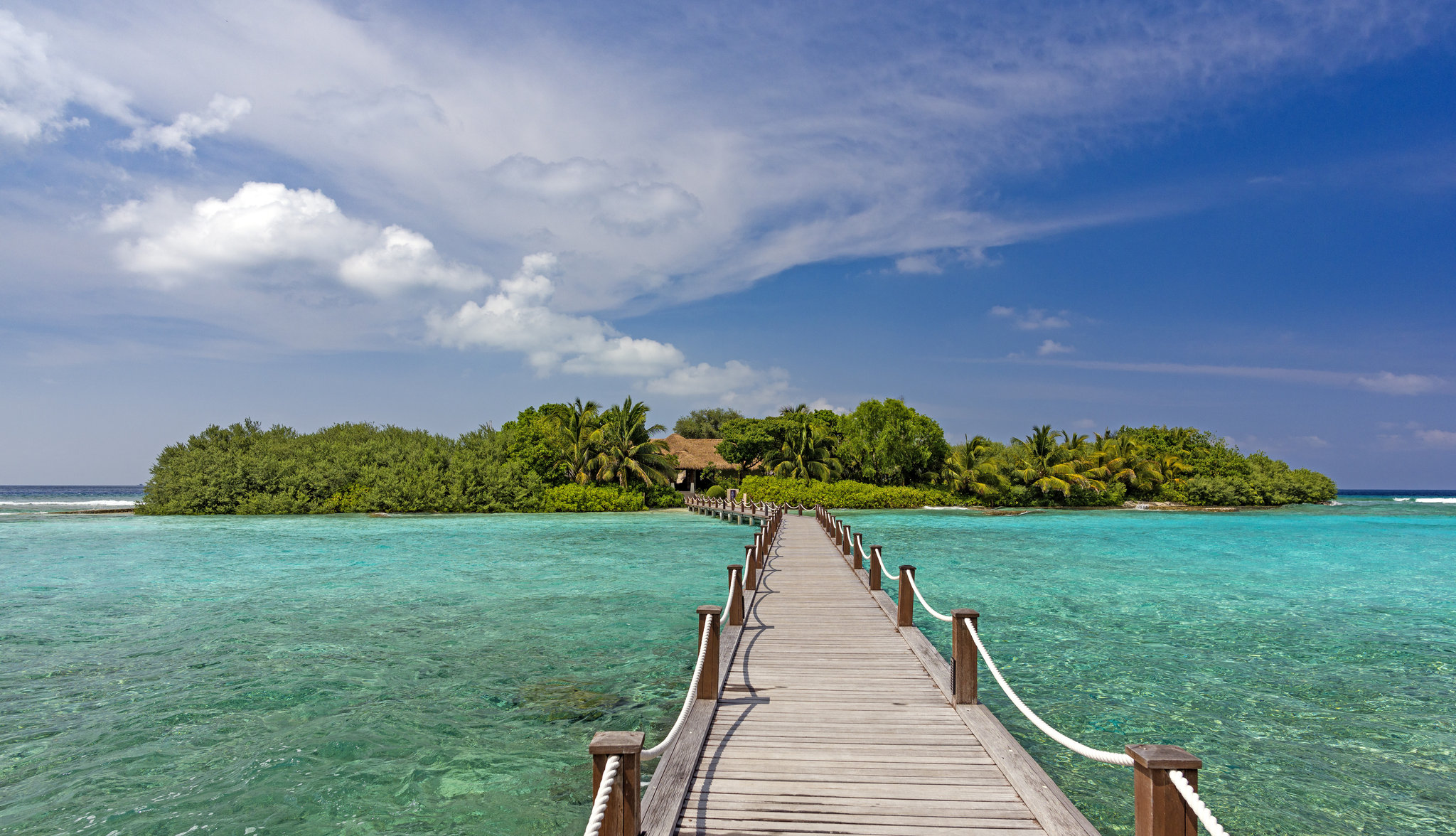 Sheraton Maldives Full Moon Resort & Spa