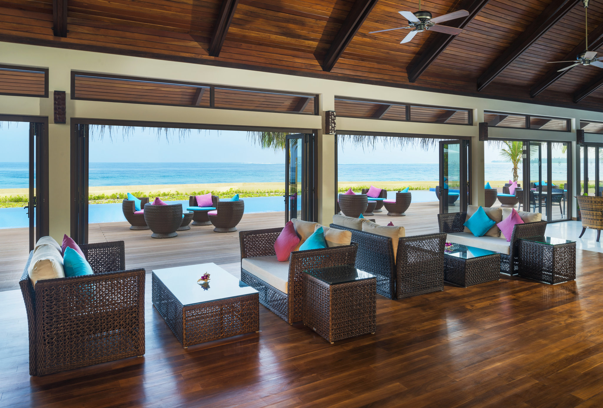 Sheraton Maldives Full Moon Resort & Spa