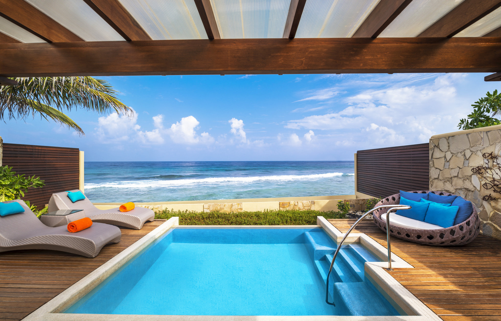 Sheraton Maldives Full Moon Resort & Spa