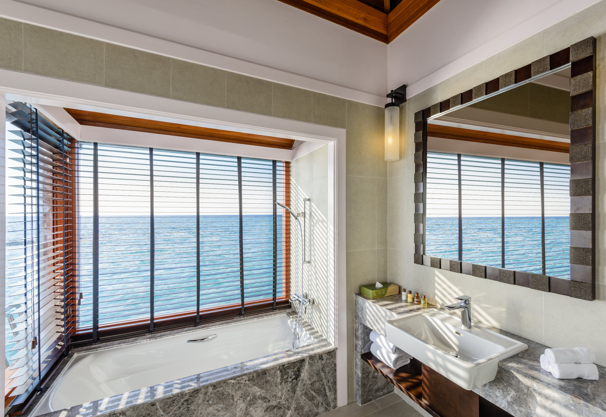Sheraton Maldives Full Moon Resort & Spa