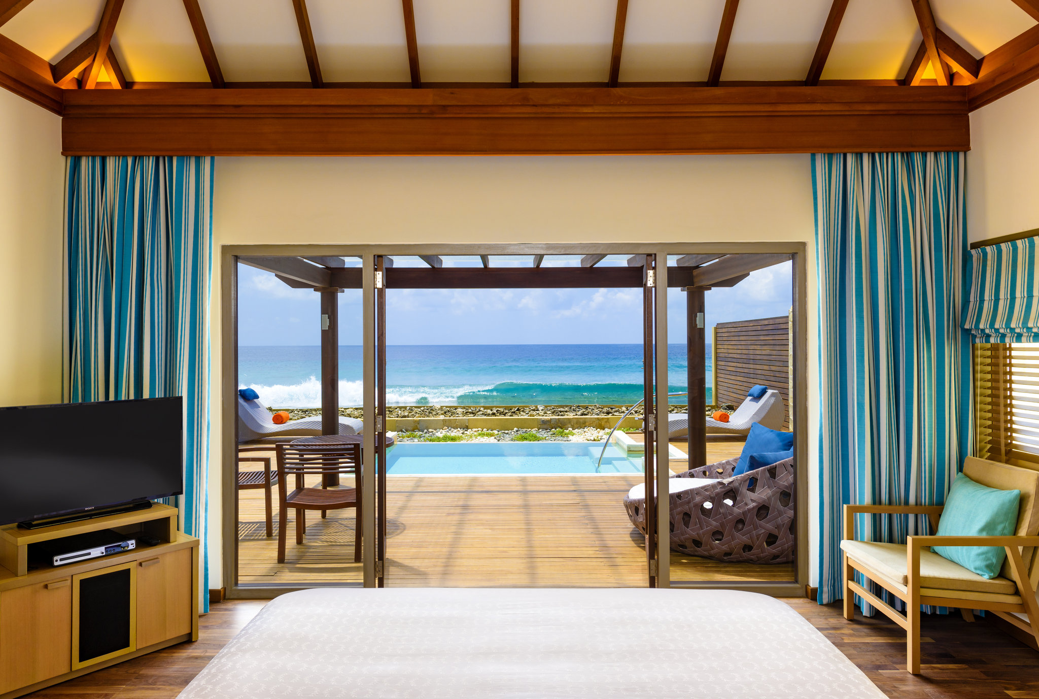 Sheraton Maldives Full Moon Resort & Spa