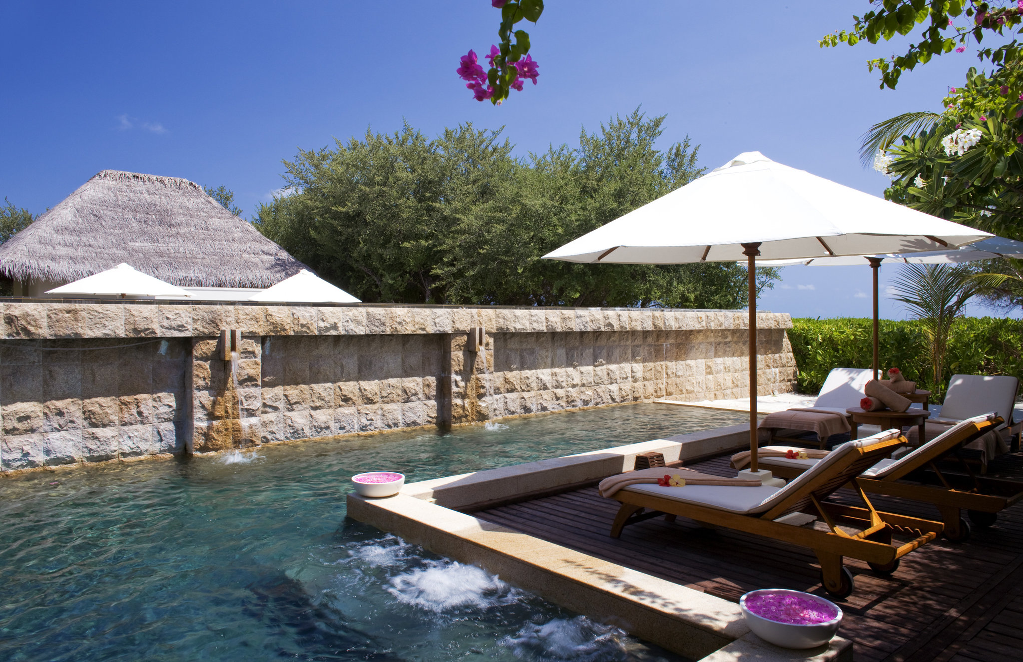 Sheraton Maldives Full Moon Resort & Spa