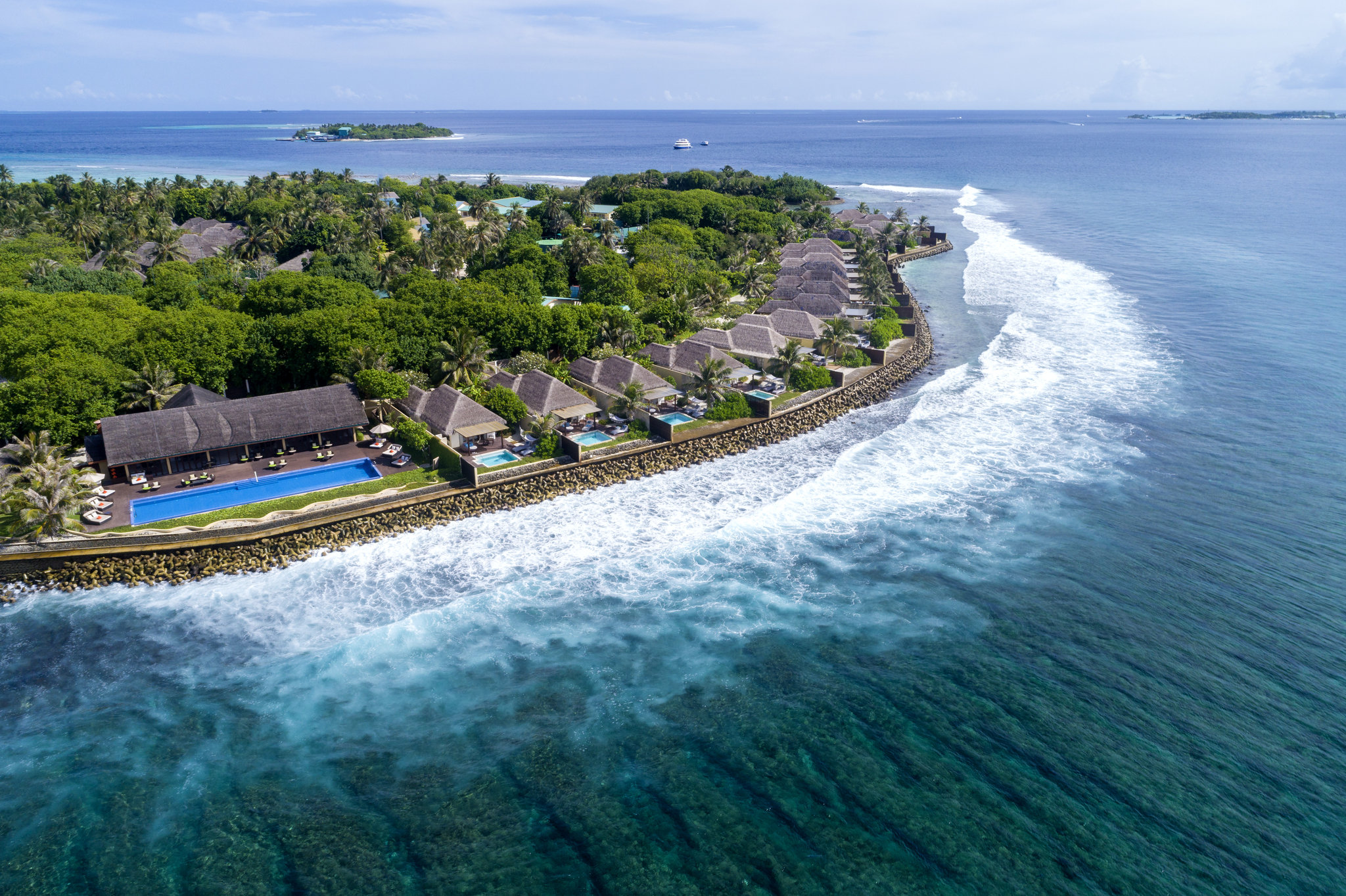 Sheraton Maldives Full Moon Resort & Spa