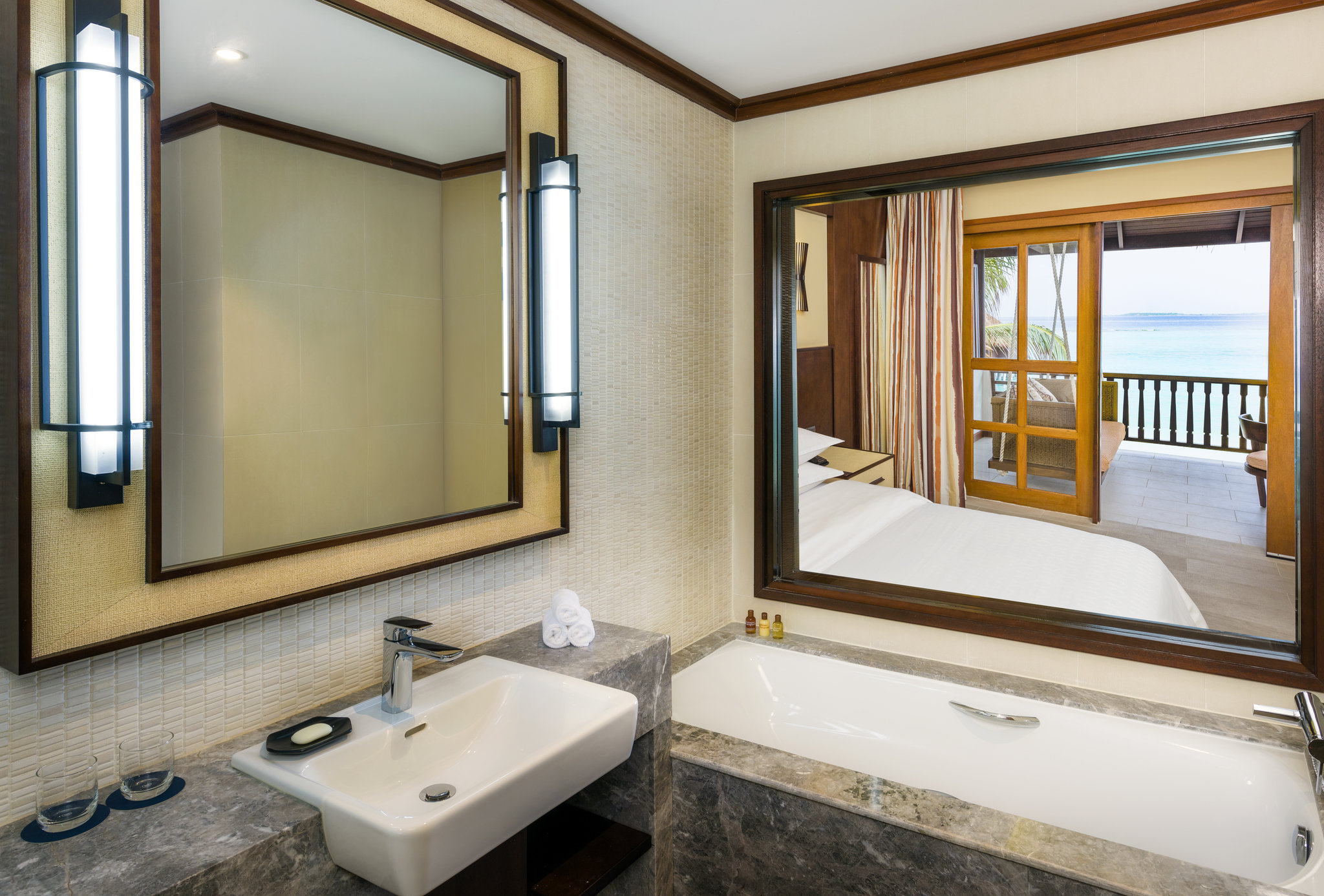 Sheraton Maldives Full Moon Resort & Spa