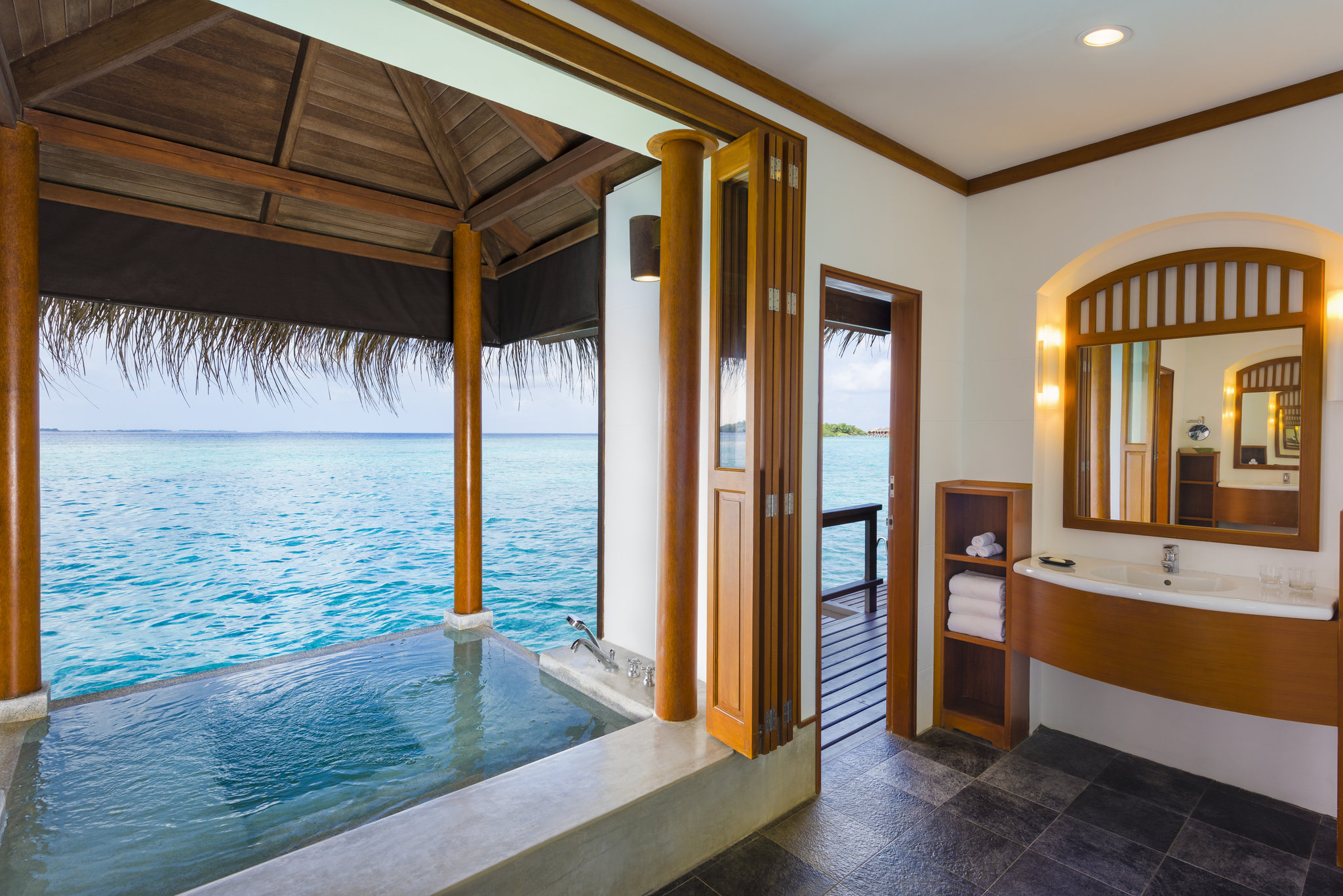 Sheraton Maldives Full Moon Resort & Spa