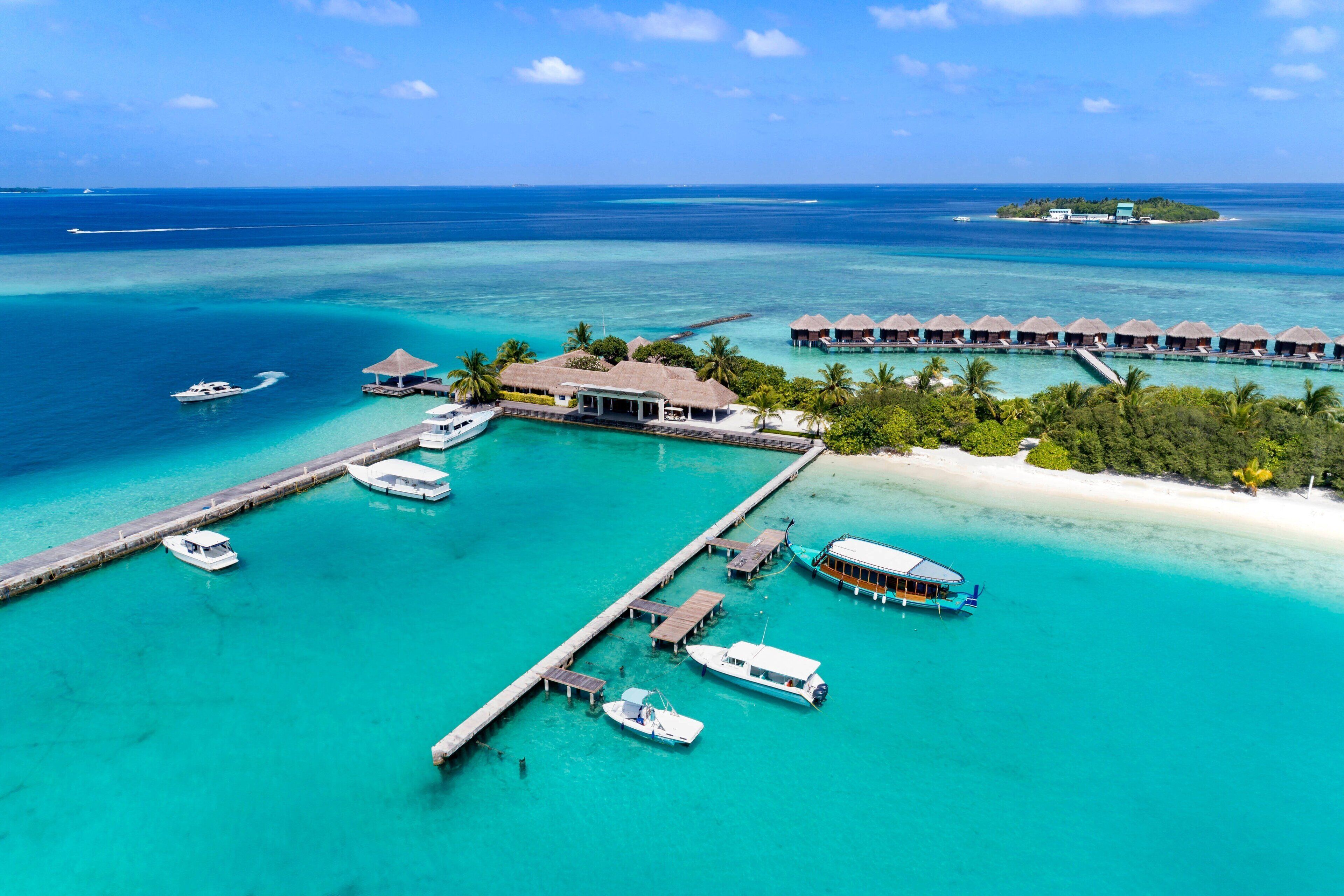 Sheraton Maldives Full Moon Resort & Spa