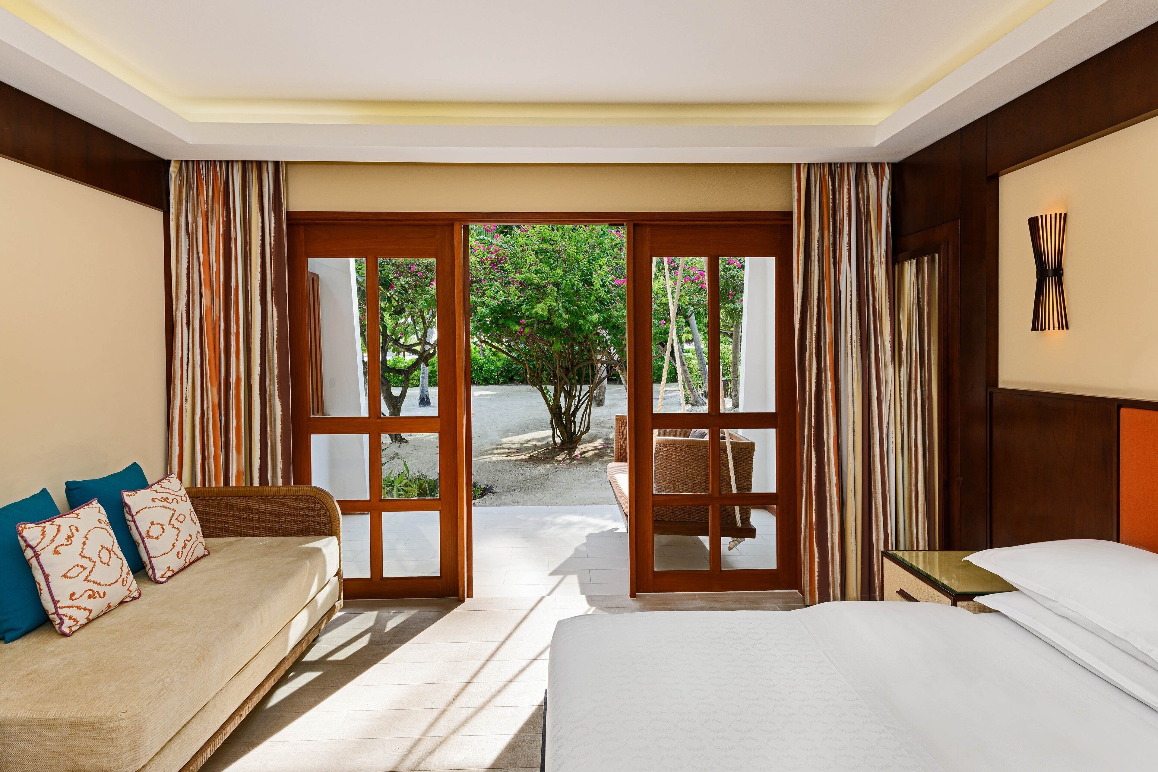 Sheraton Maldives Full Moon Resort & Spa