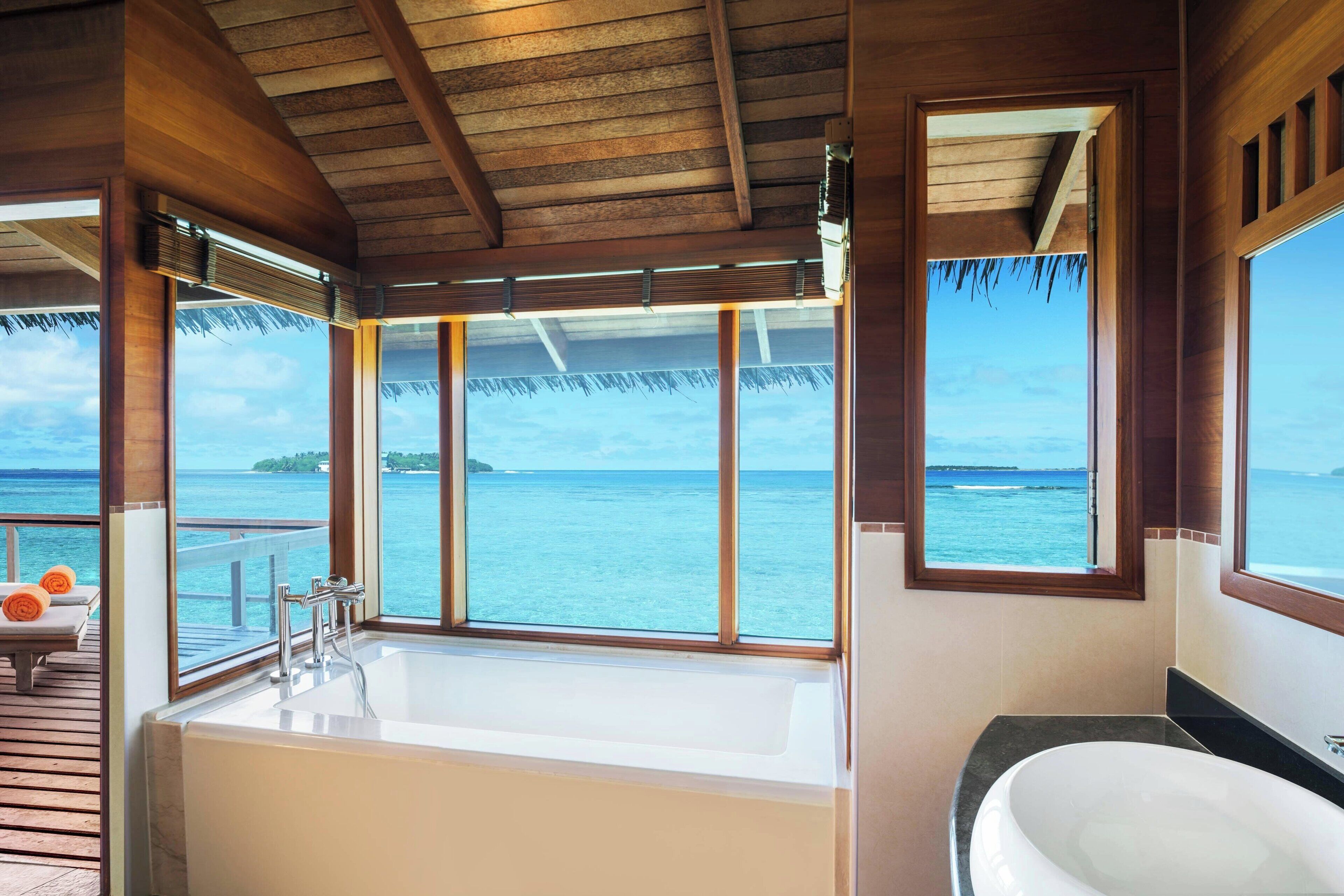 Sheraton Maldives Full Moon Resort & Spa