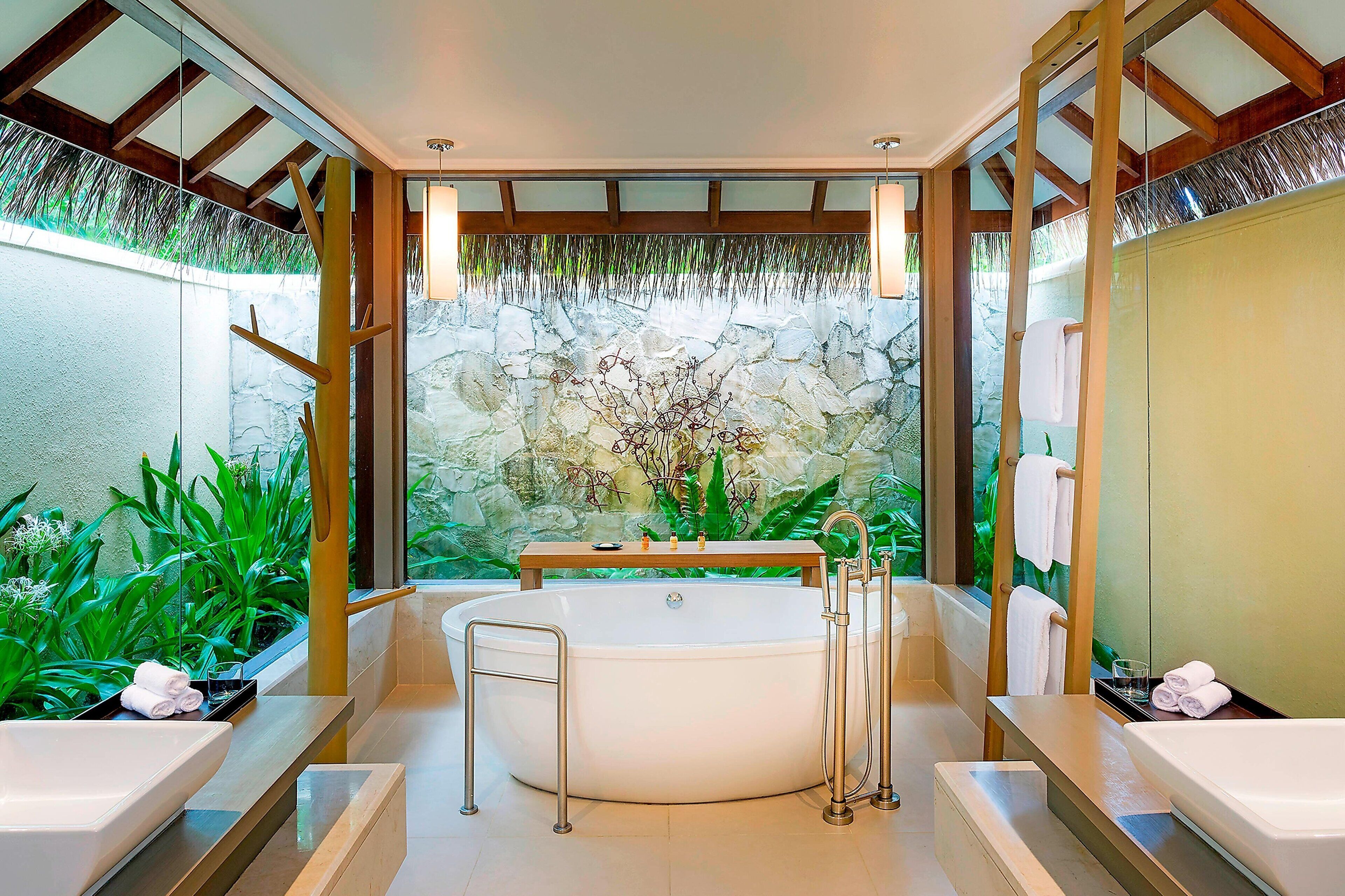 Sheraton Maldives Full Moon Resort & Spa