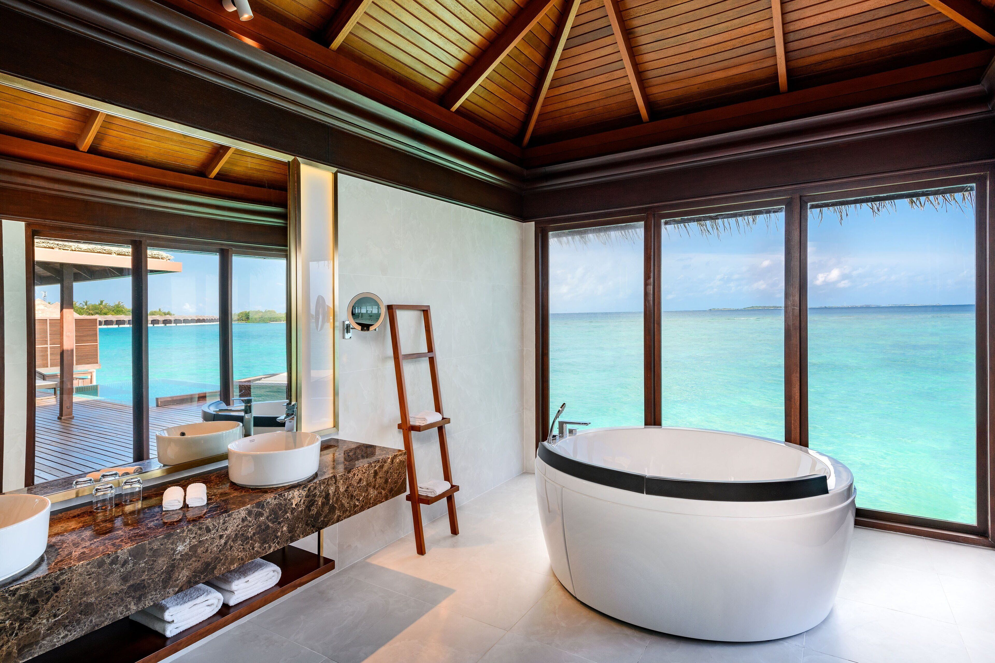 Sheraton Maldives Full Moon Resort & Spa