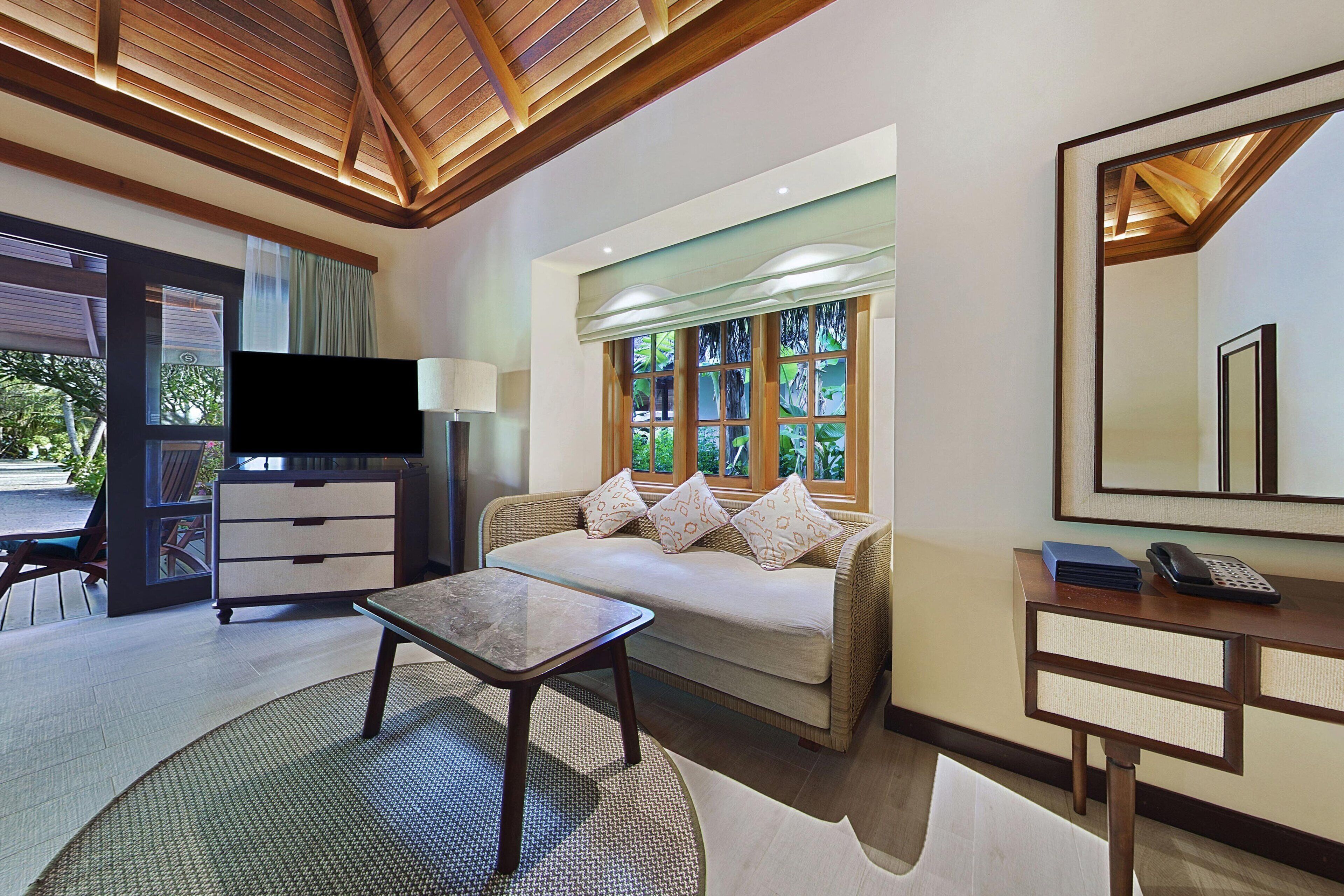 Sheraton Maldives Full Moon Resort & Spa