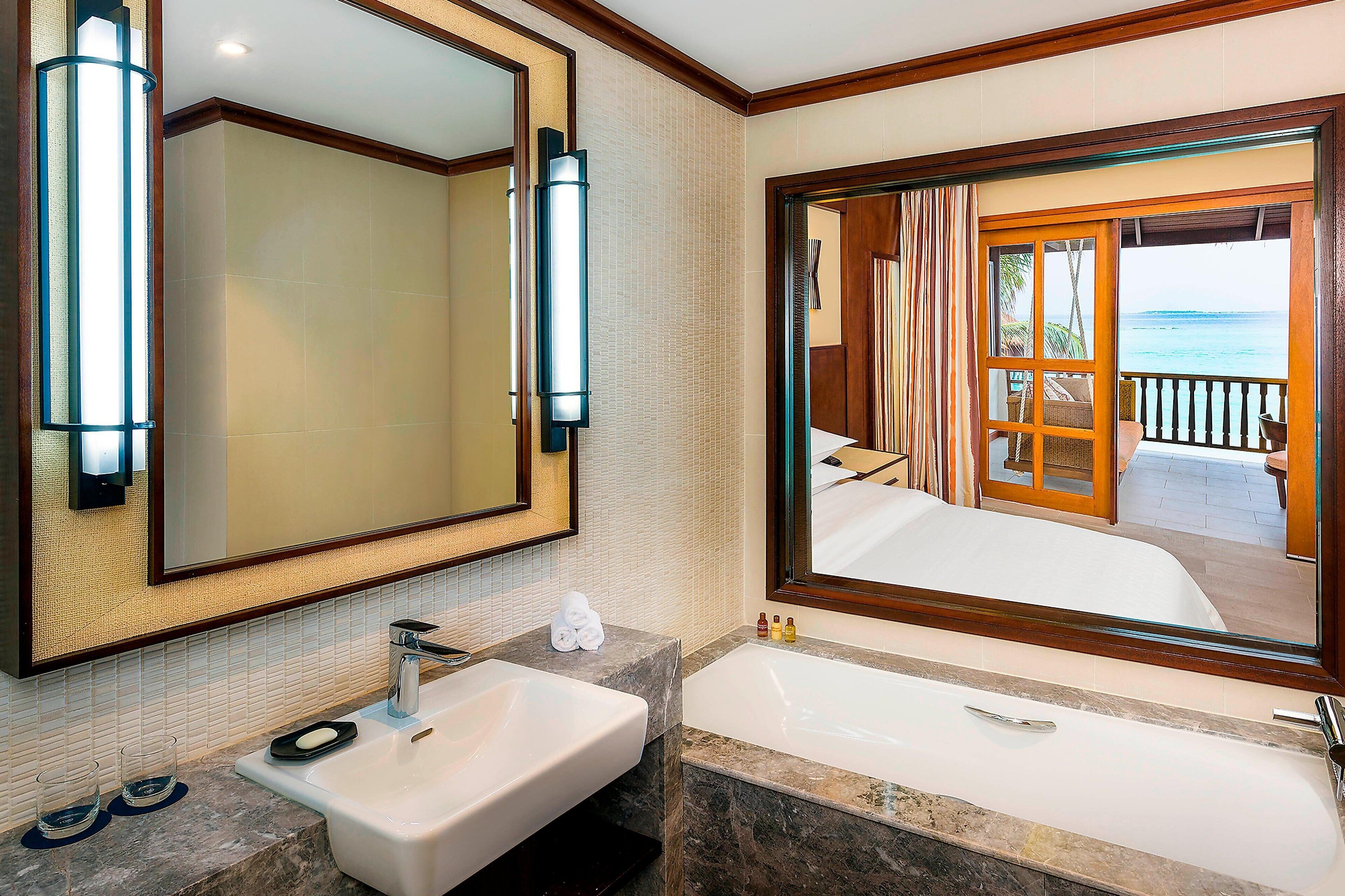 Sheraton Maldives Full Moon Resort & Spa