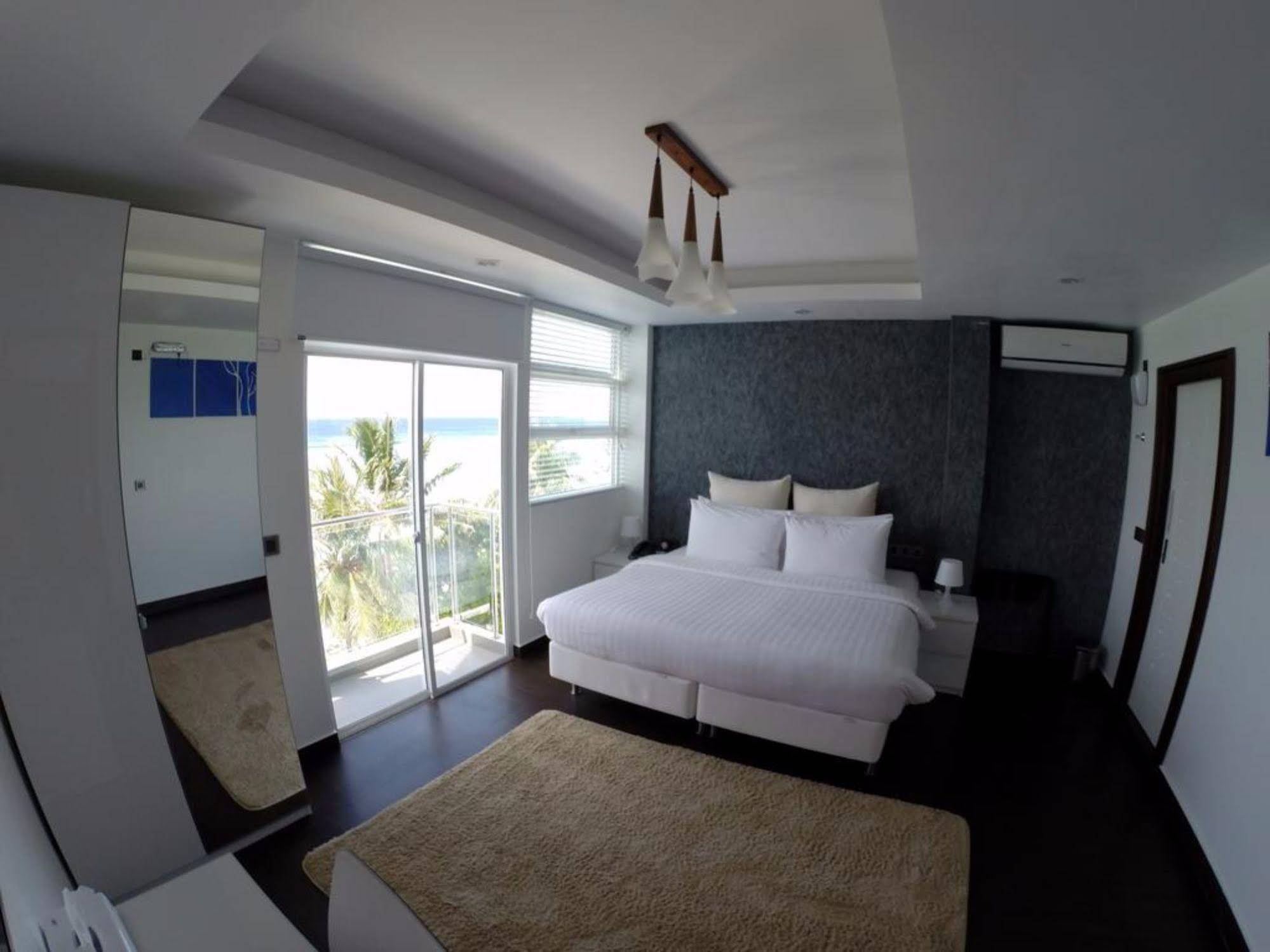 Airport Beach Hotel