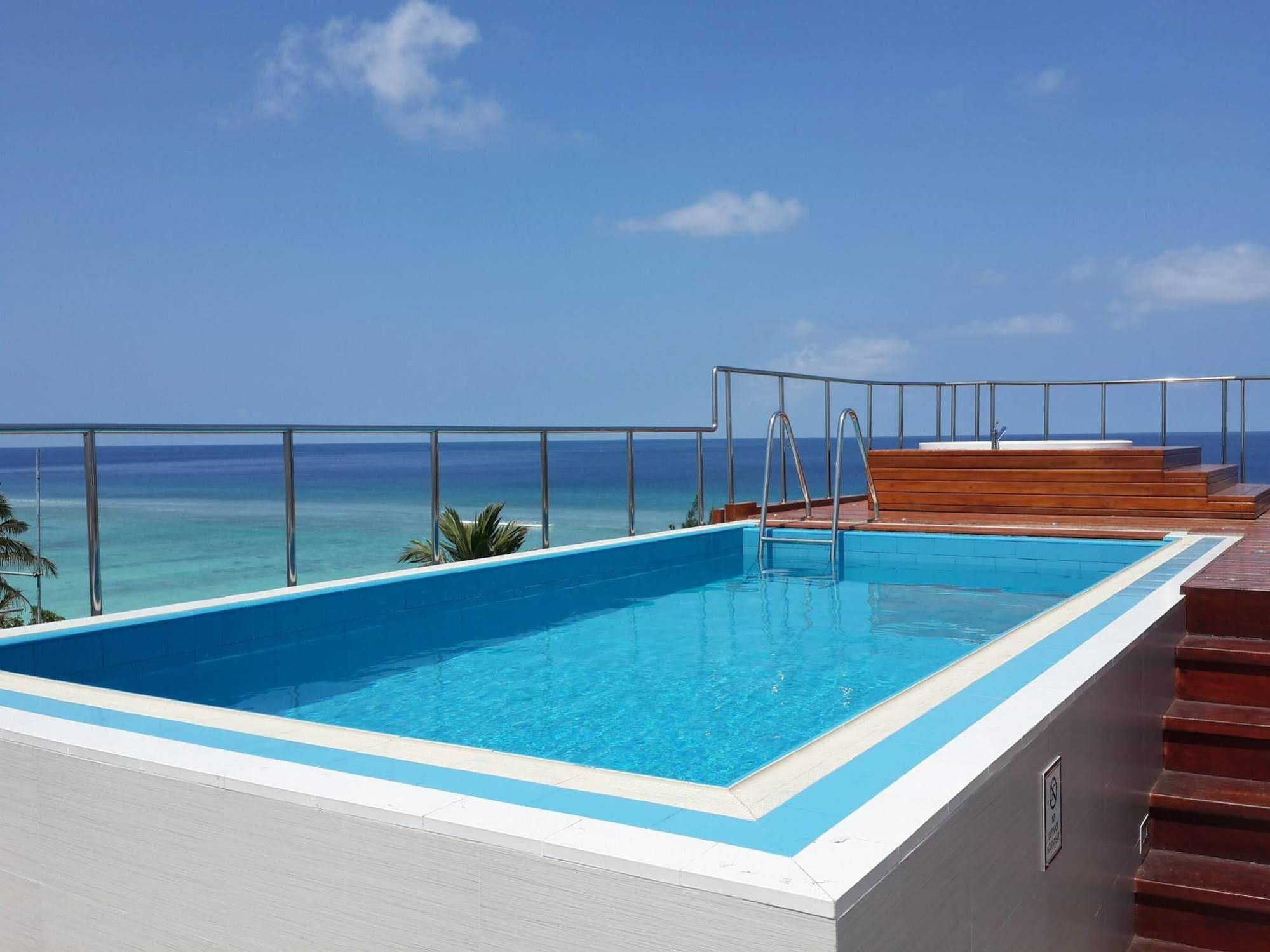 Airport Beach Hotel