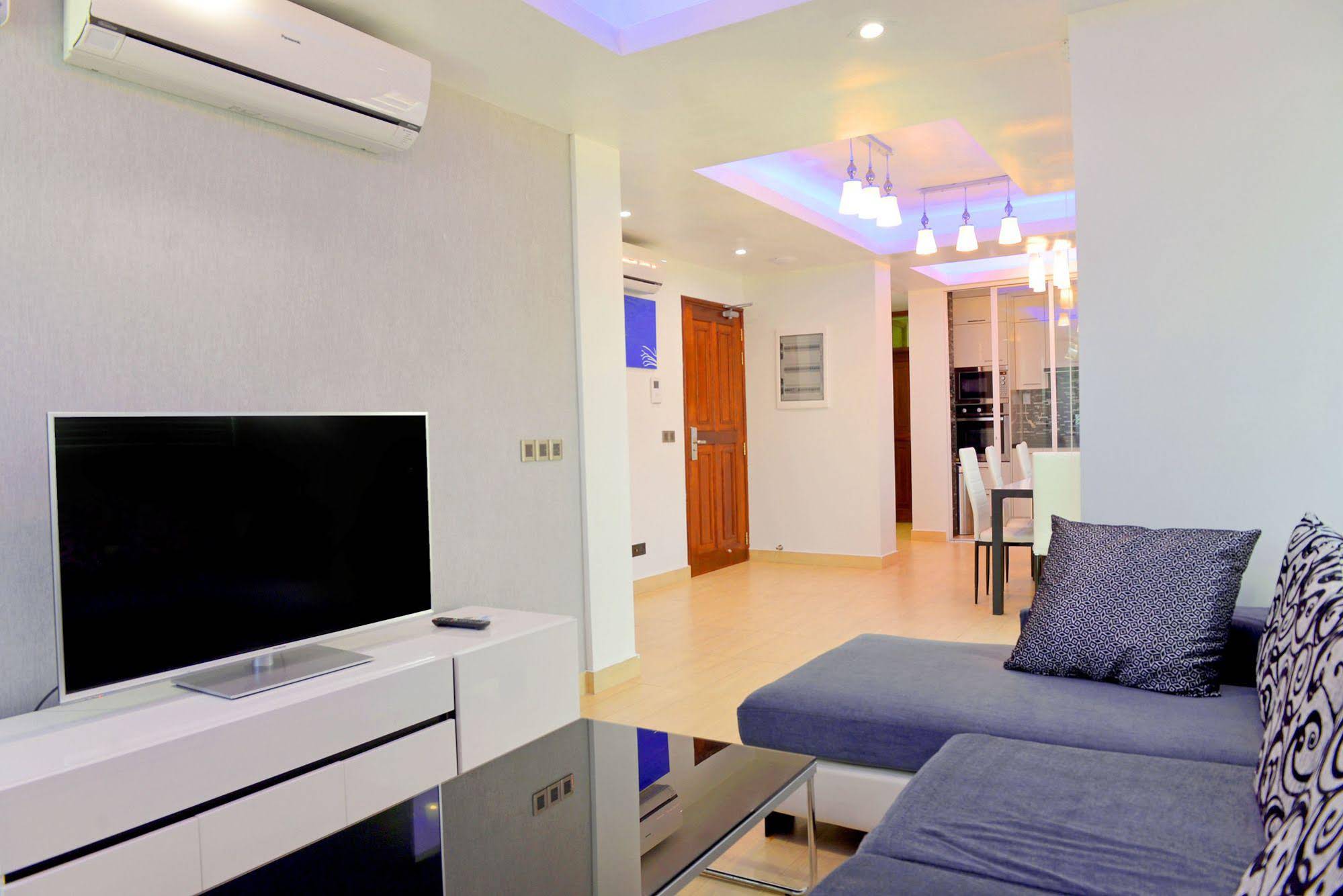 Airport Beach Hotel