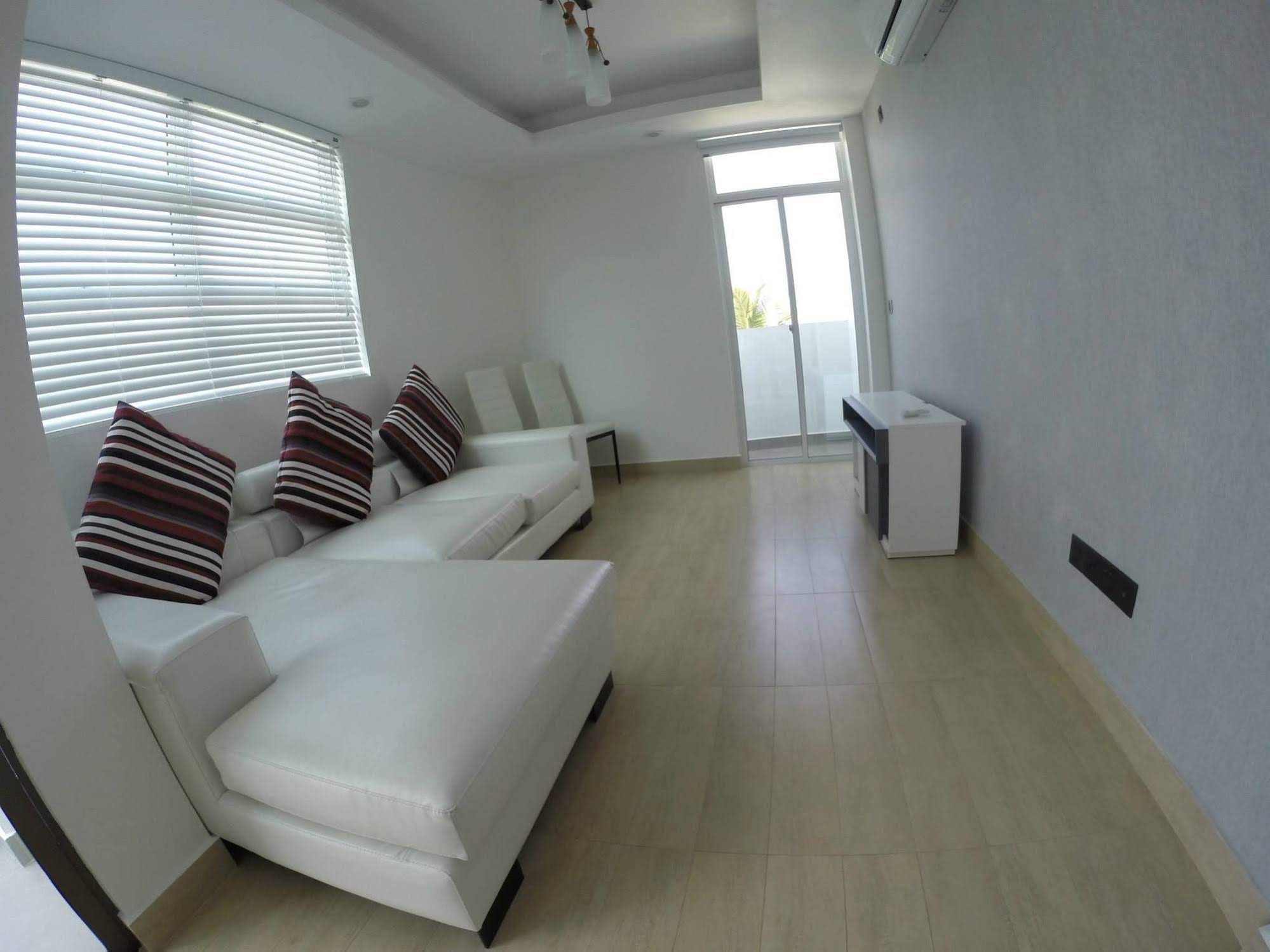 Airport Beach Hotel