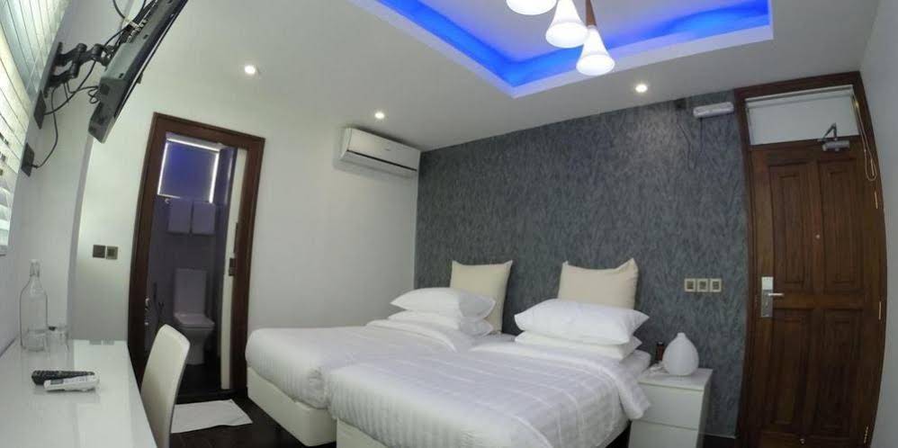 Airport Beach Hotel