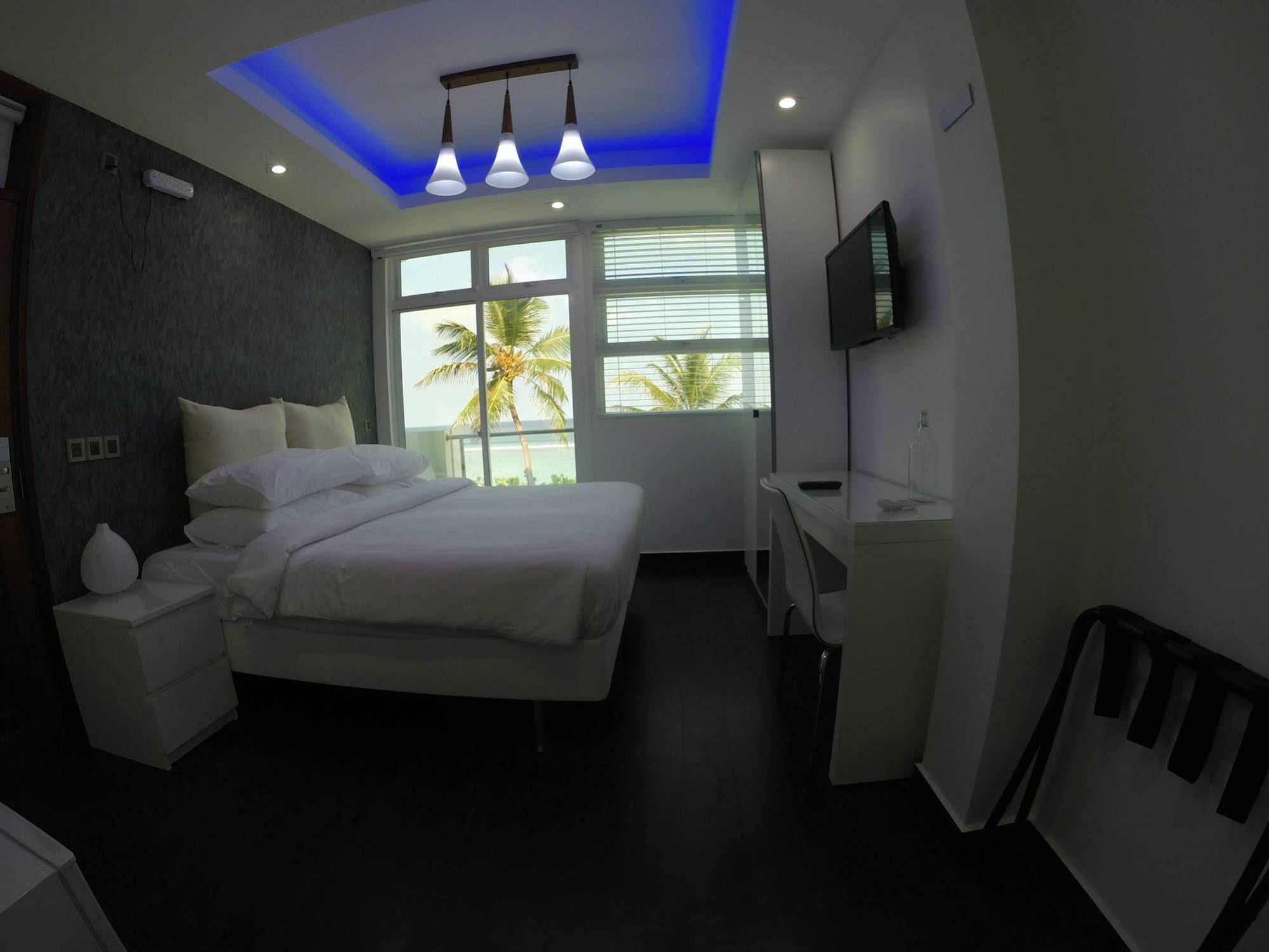Airport Beach Hotel