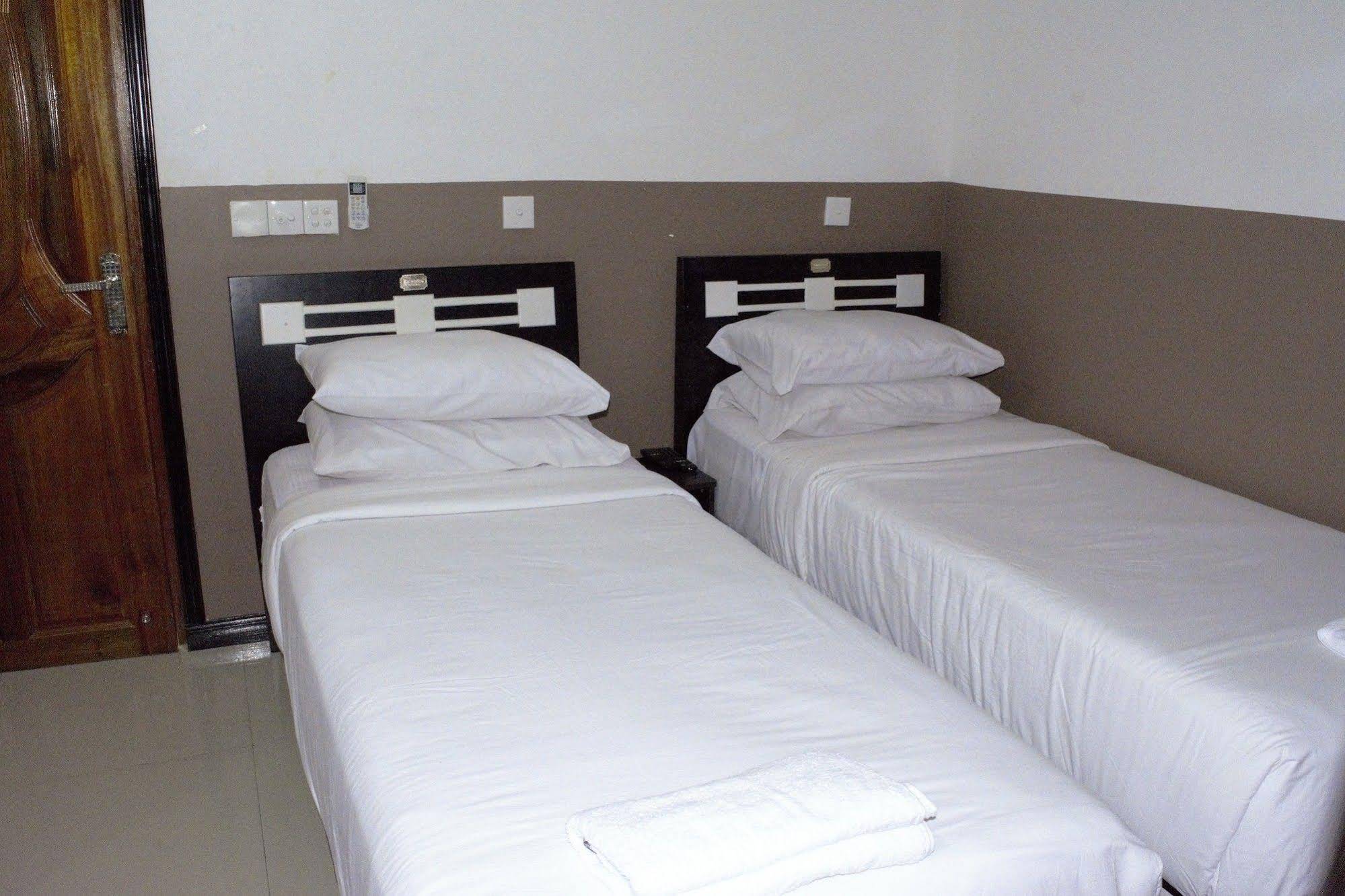 Beach Arena Inn