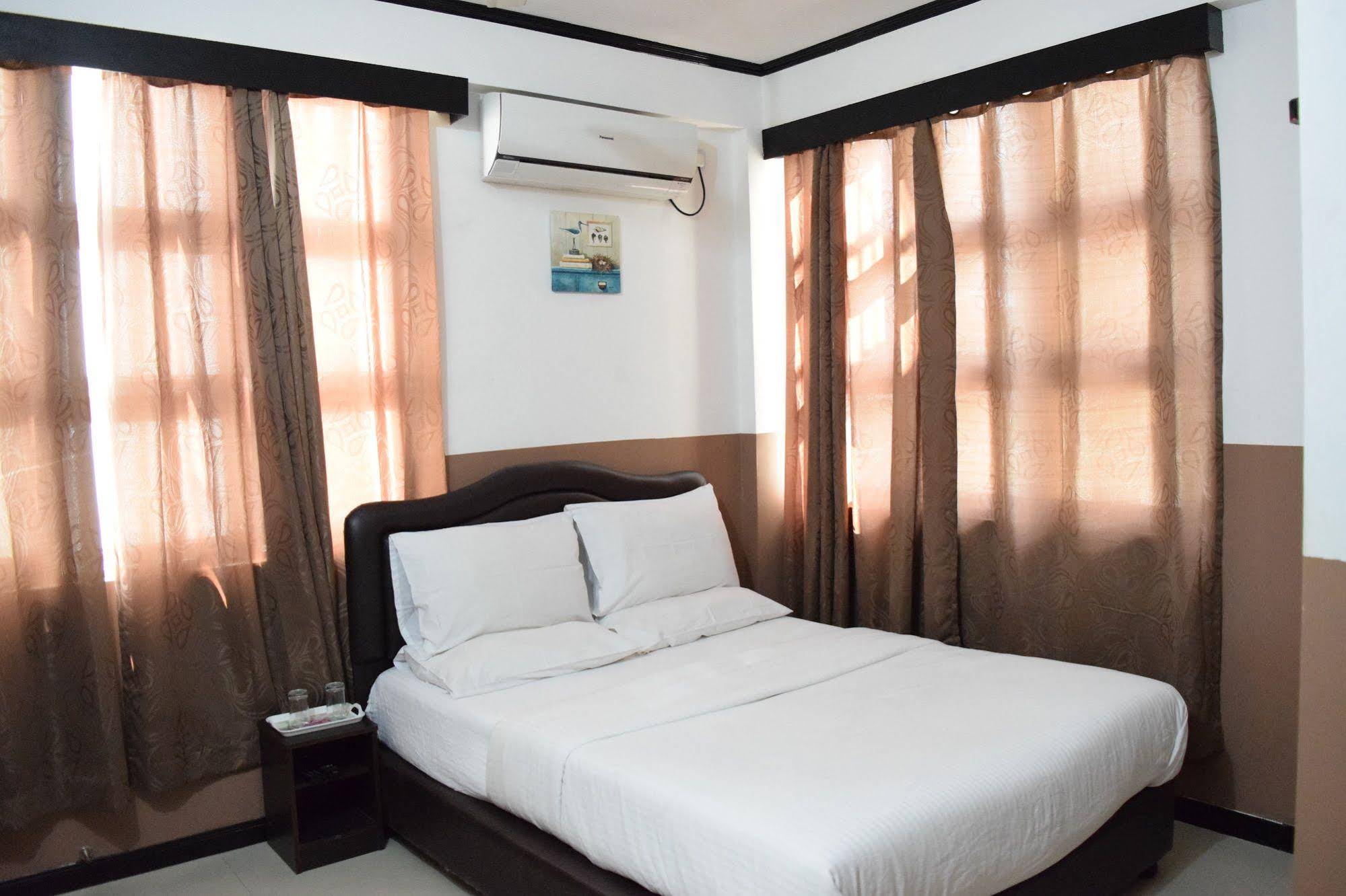 Beach Arena Inn