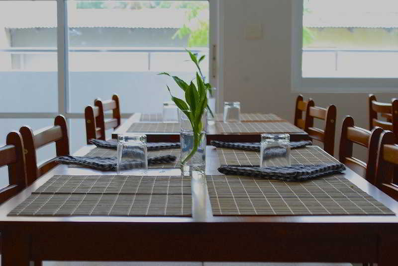 G 10 Beach Inn