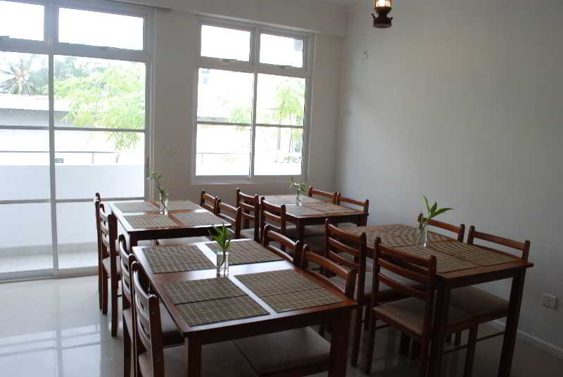 G 10 Beach Inn
