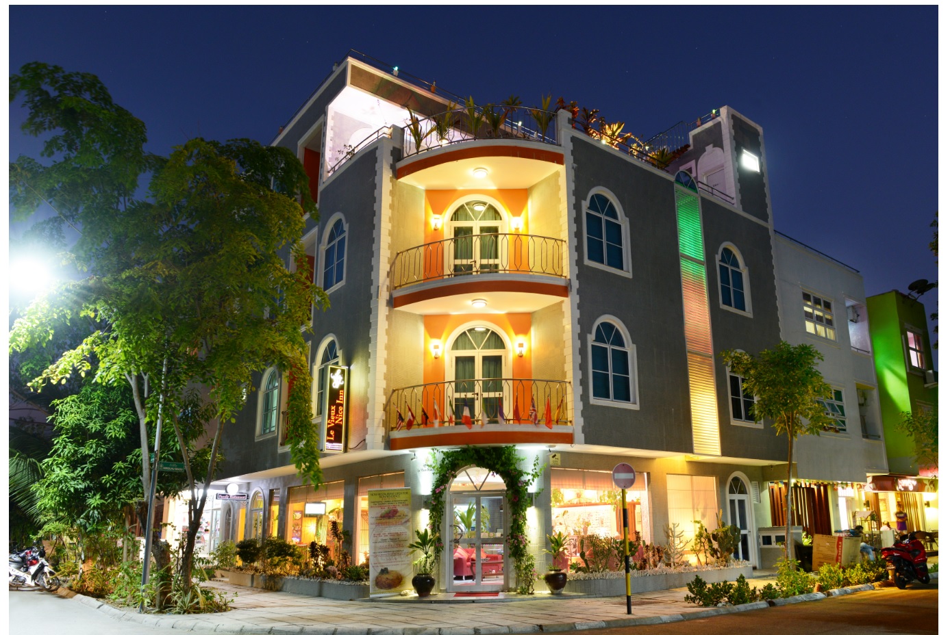 Le Vieux Nice Inn