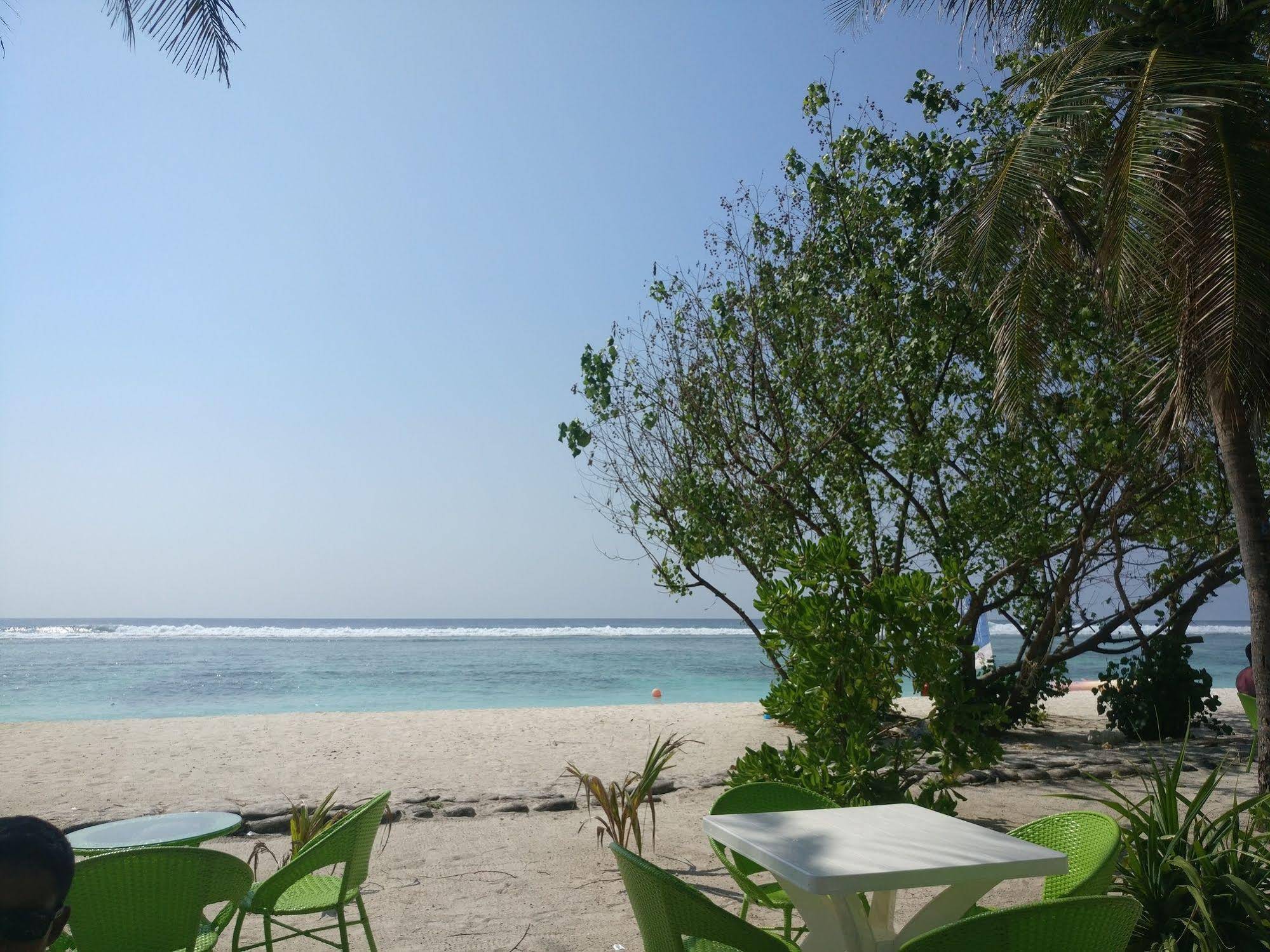 Simry Beach Side