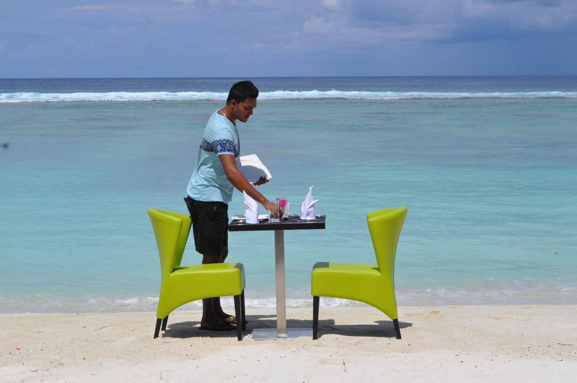 Simry Beach Side